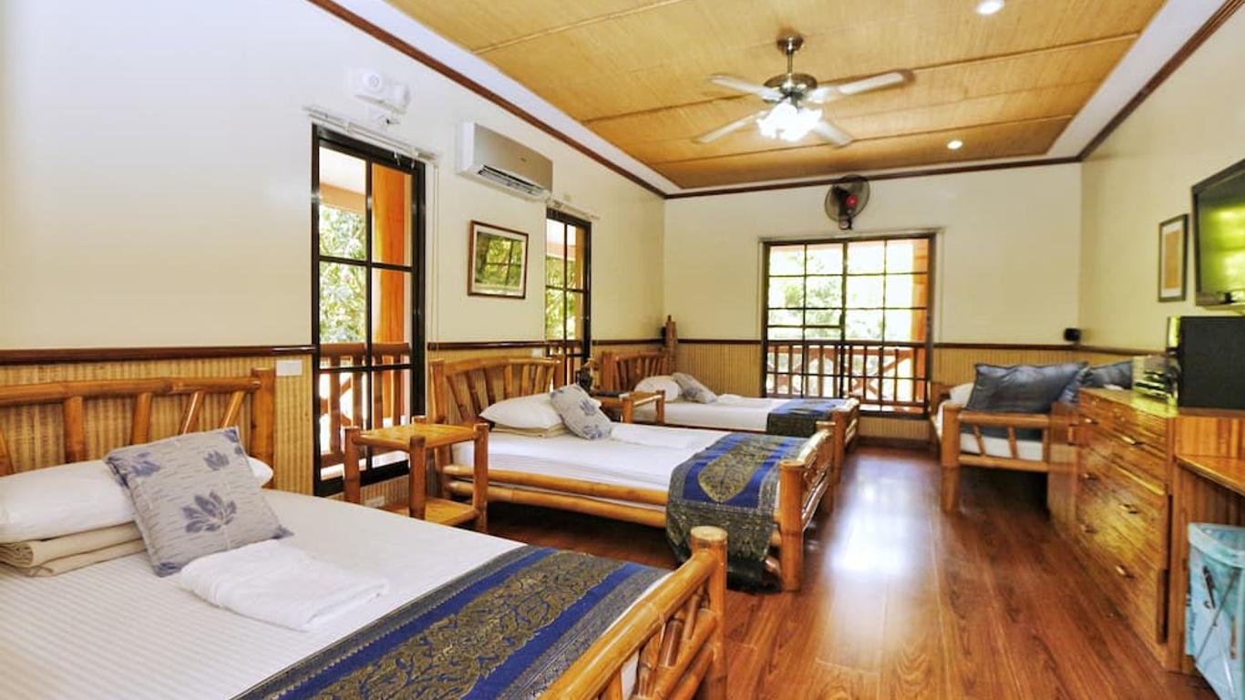 Noni's Resort