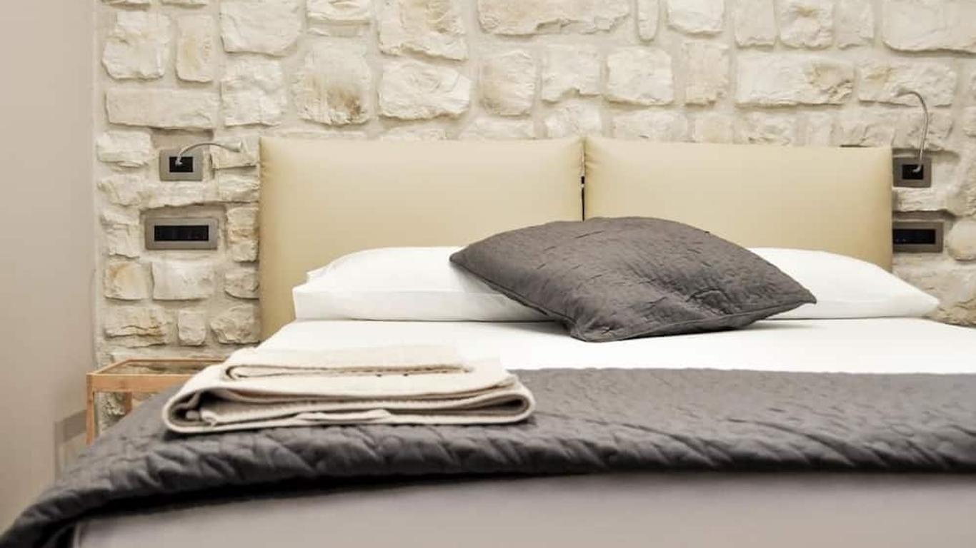 Olivia Rooms Eurialo