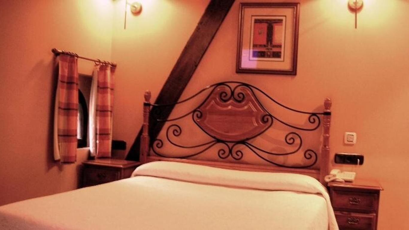 Hotel Mauleon