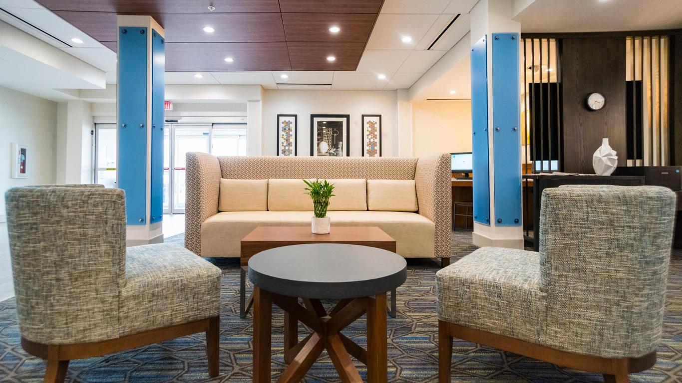 Holiday Inn Express & Suites Southaven Central - Memphis