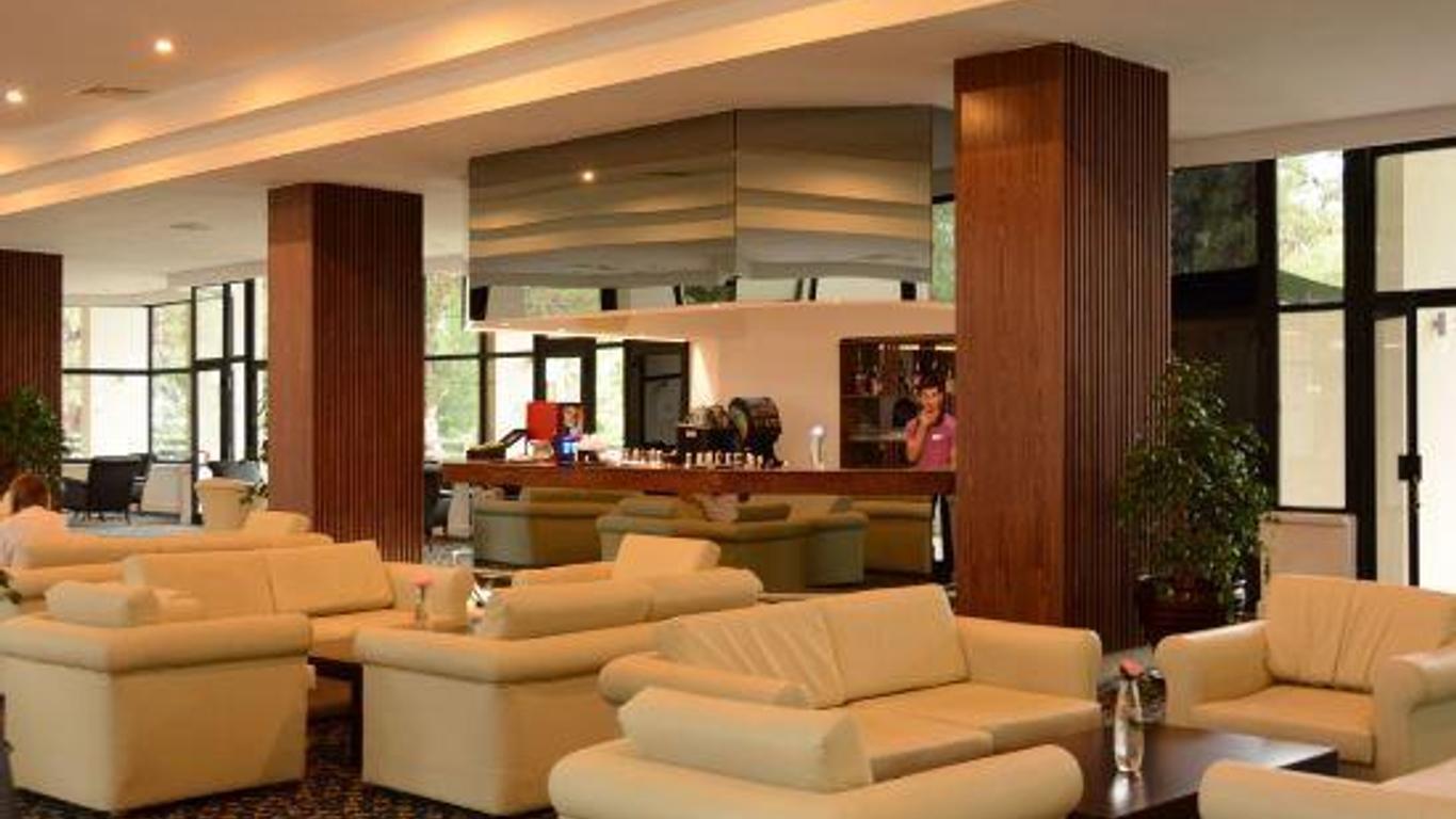 Larissa Club Saphire Hotel