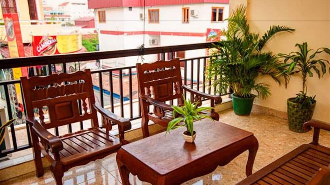 B52 Hostel