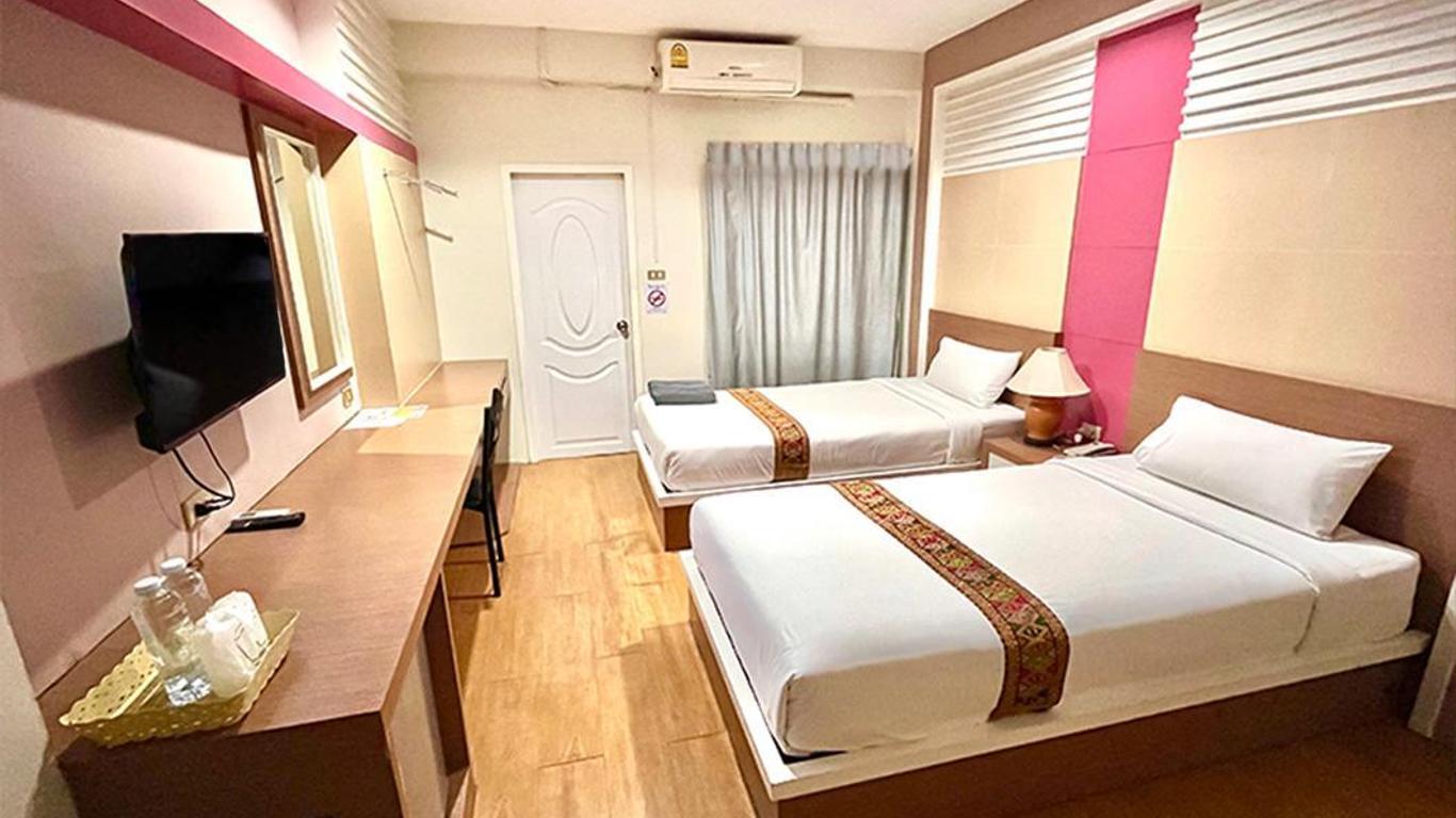 Charoenchit House