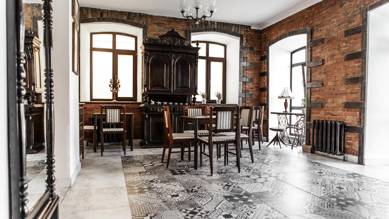 Brick Walls Hotel