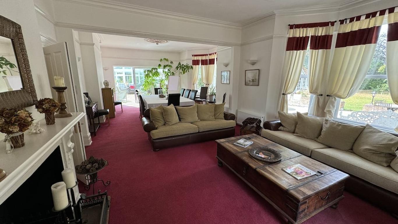Hookwood Lodge