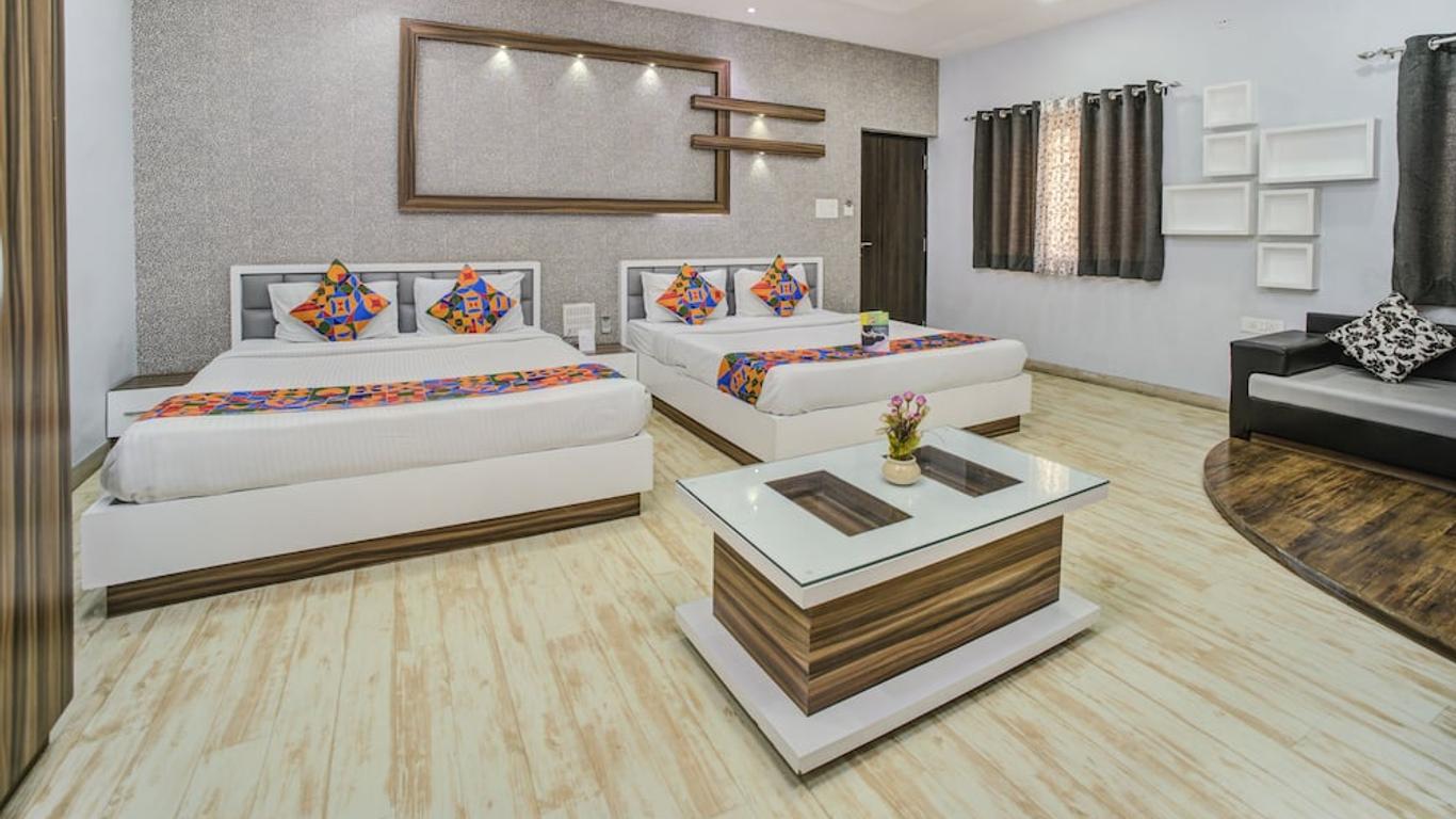Fabhotel Bee Town