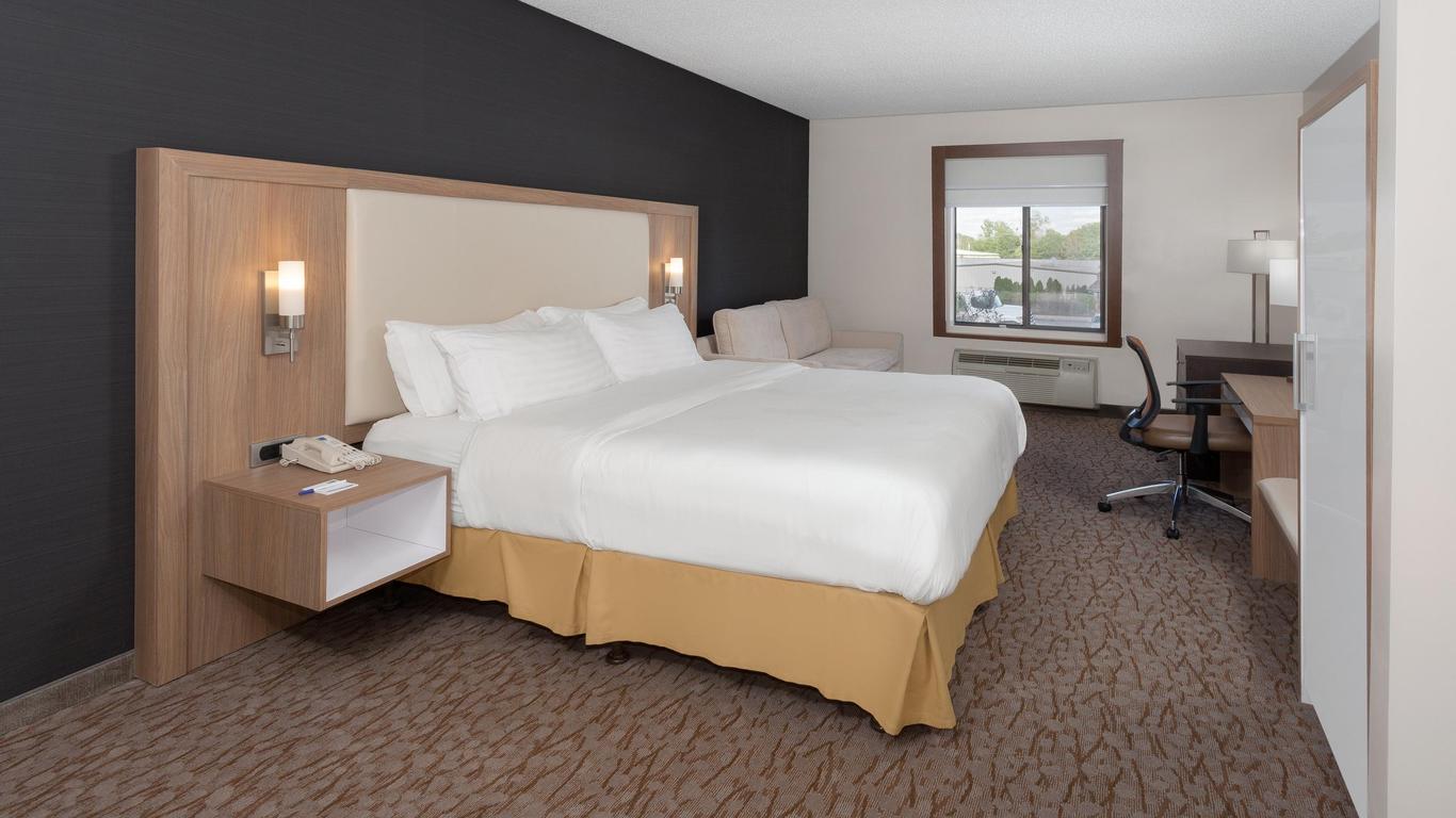 Holiday Inn Express Hotel & Suites Dayton West - Brookville, An IHG Hotel