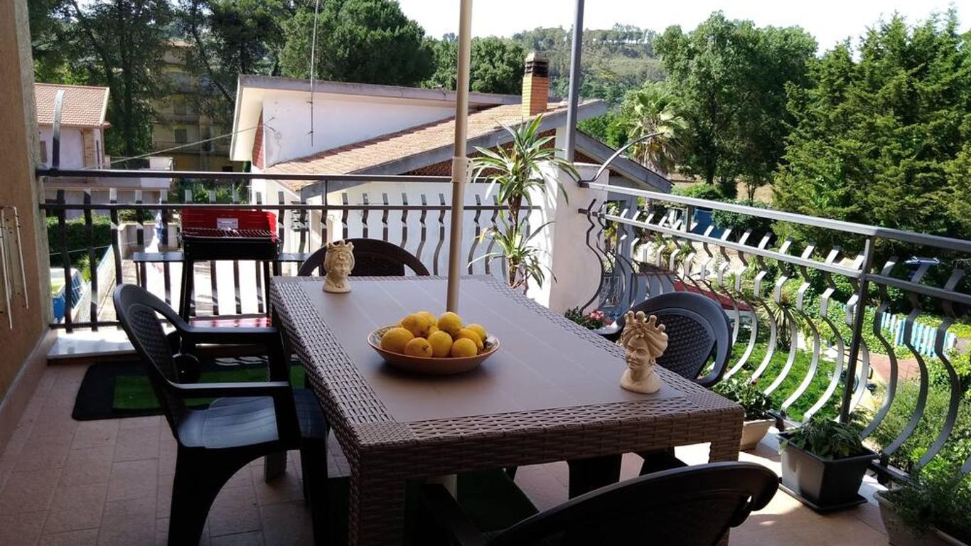La Casa del Lago Pergusa Lake Home
