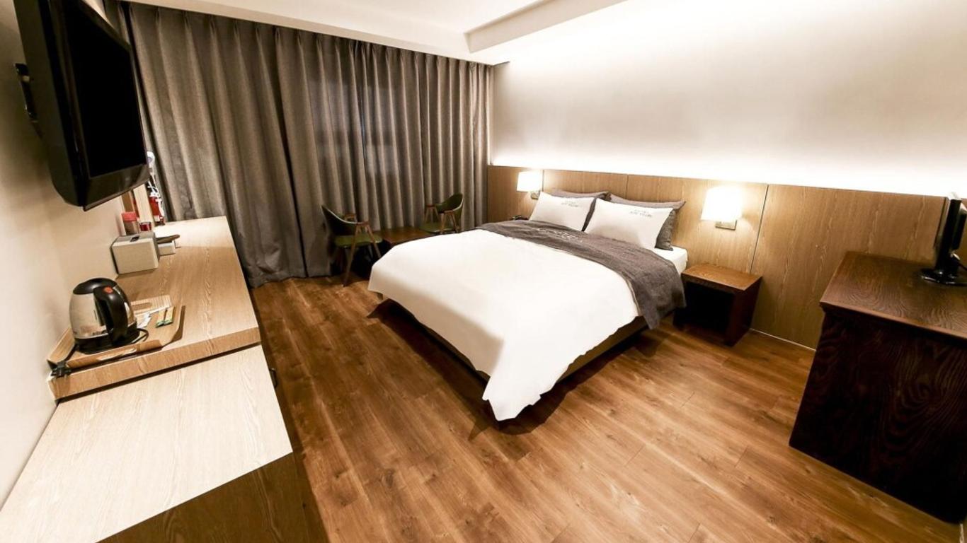 Joy Hotel