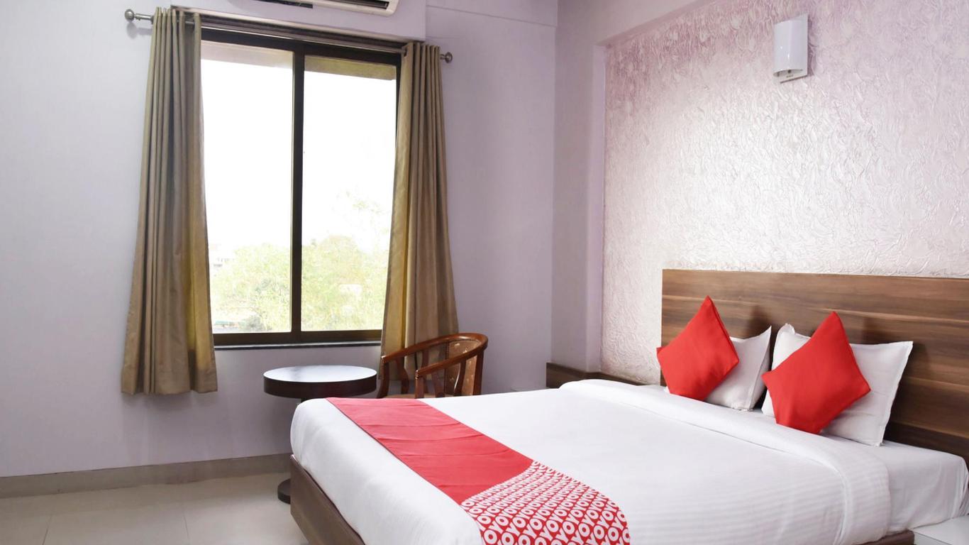 Capital O 12521 Hotel Shahu And Sai Shahu