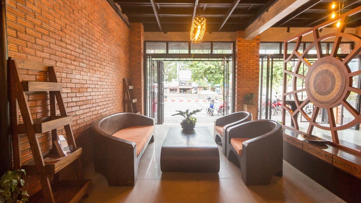 Iris Hostel