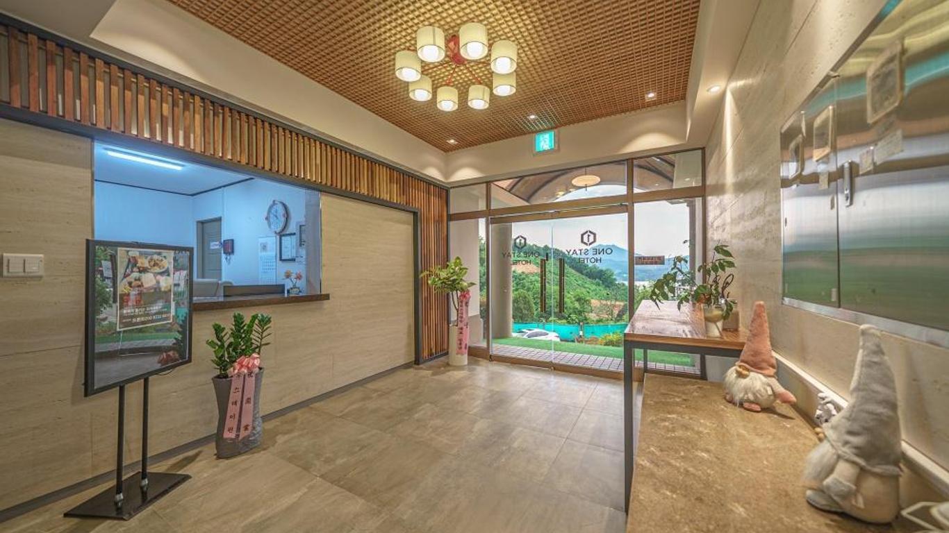 One Stay Hotel