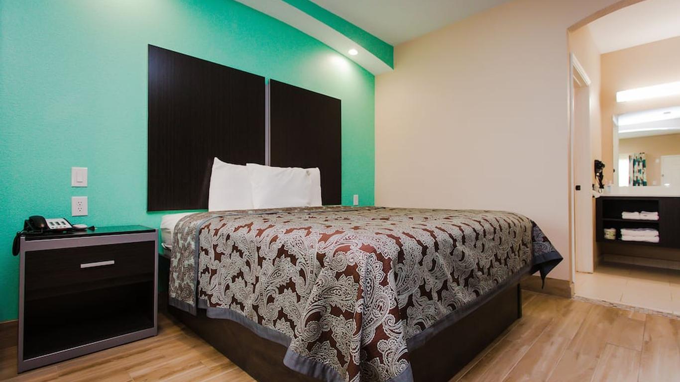 Crystal Inn & Suites Willowbrook Mall