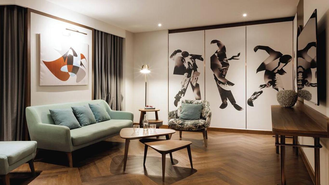 Public House Hotel - Sukhumvit 31