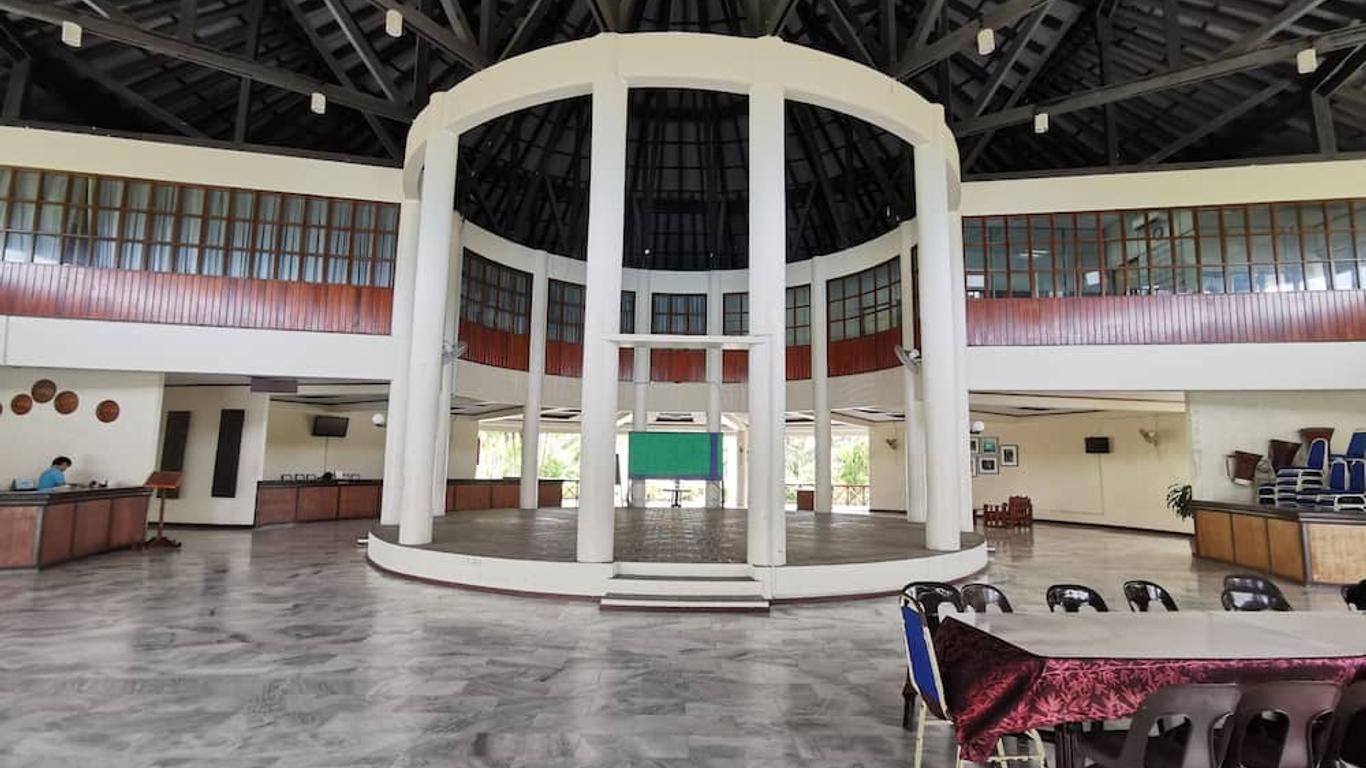 OYO 89972 Borneo Paradise Beach Hotel
