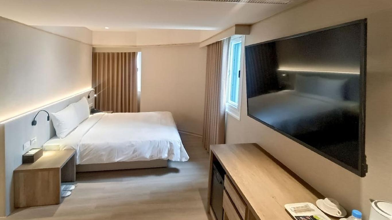 Jing Jing Holiday Hotel