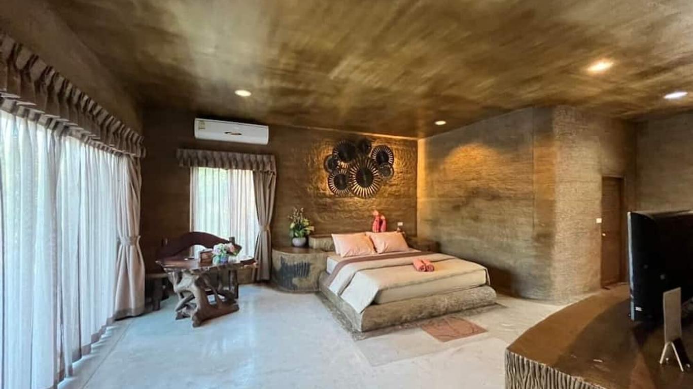Timberland And Fruit Resort
