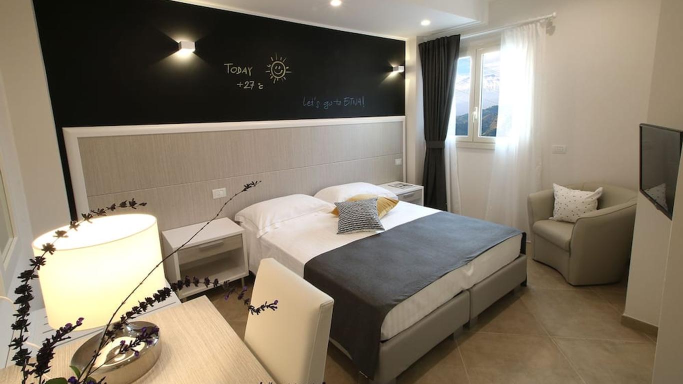 Siké Holiday Home