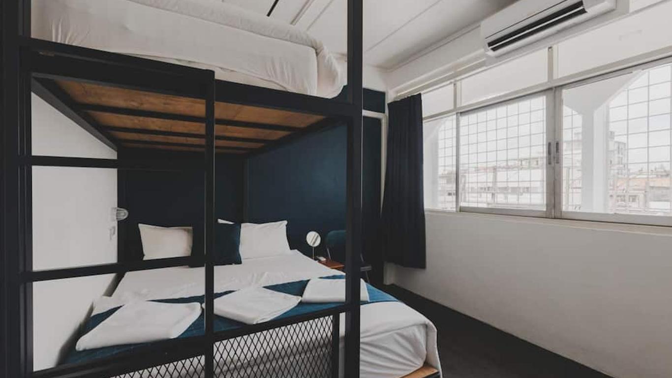 White Wall Poshtel - Hostel
