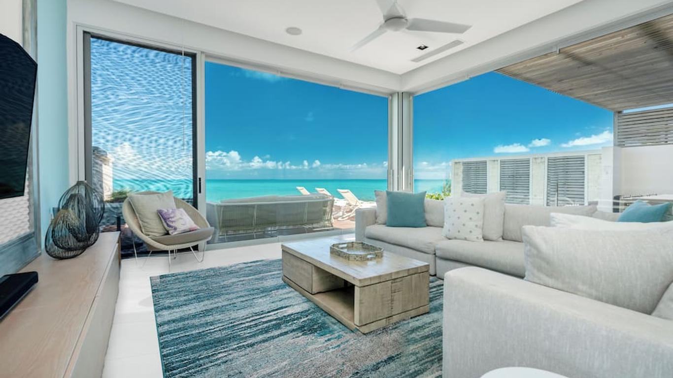 Villa Eos: Stunning Beachfront villa + concierge