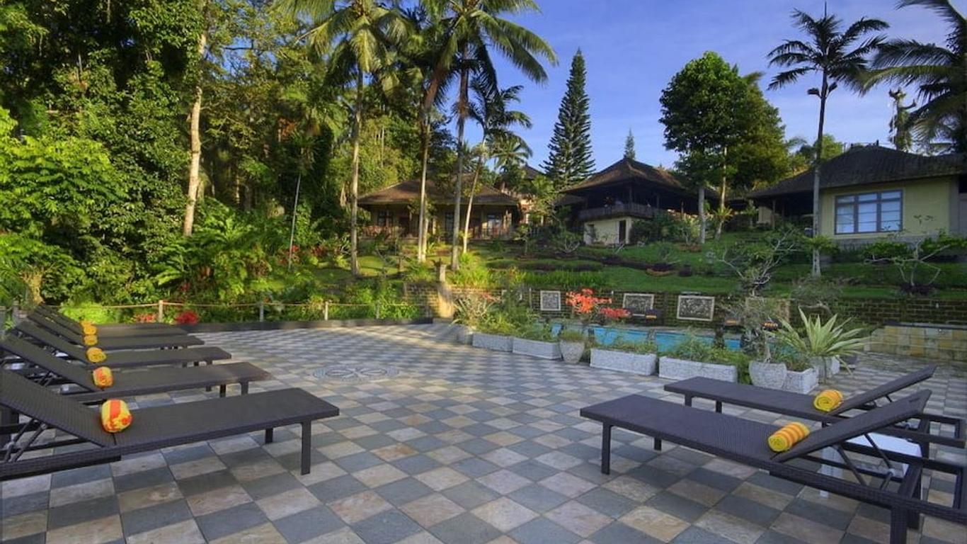 Cempaka Belimbing Villa