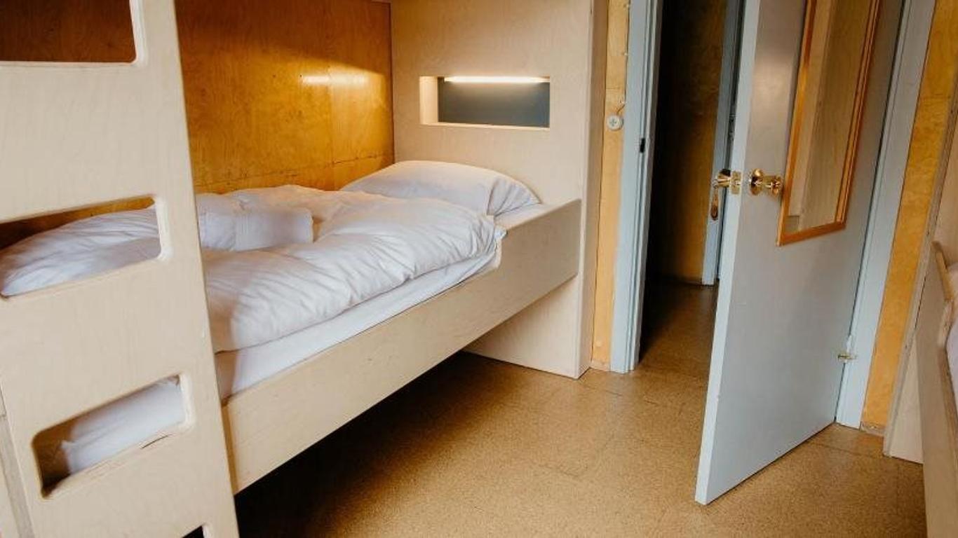 Hafaldan Hi Hostel - Harbour Building