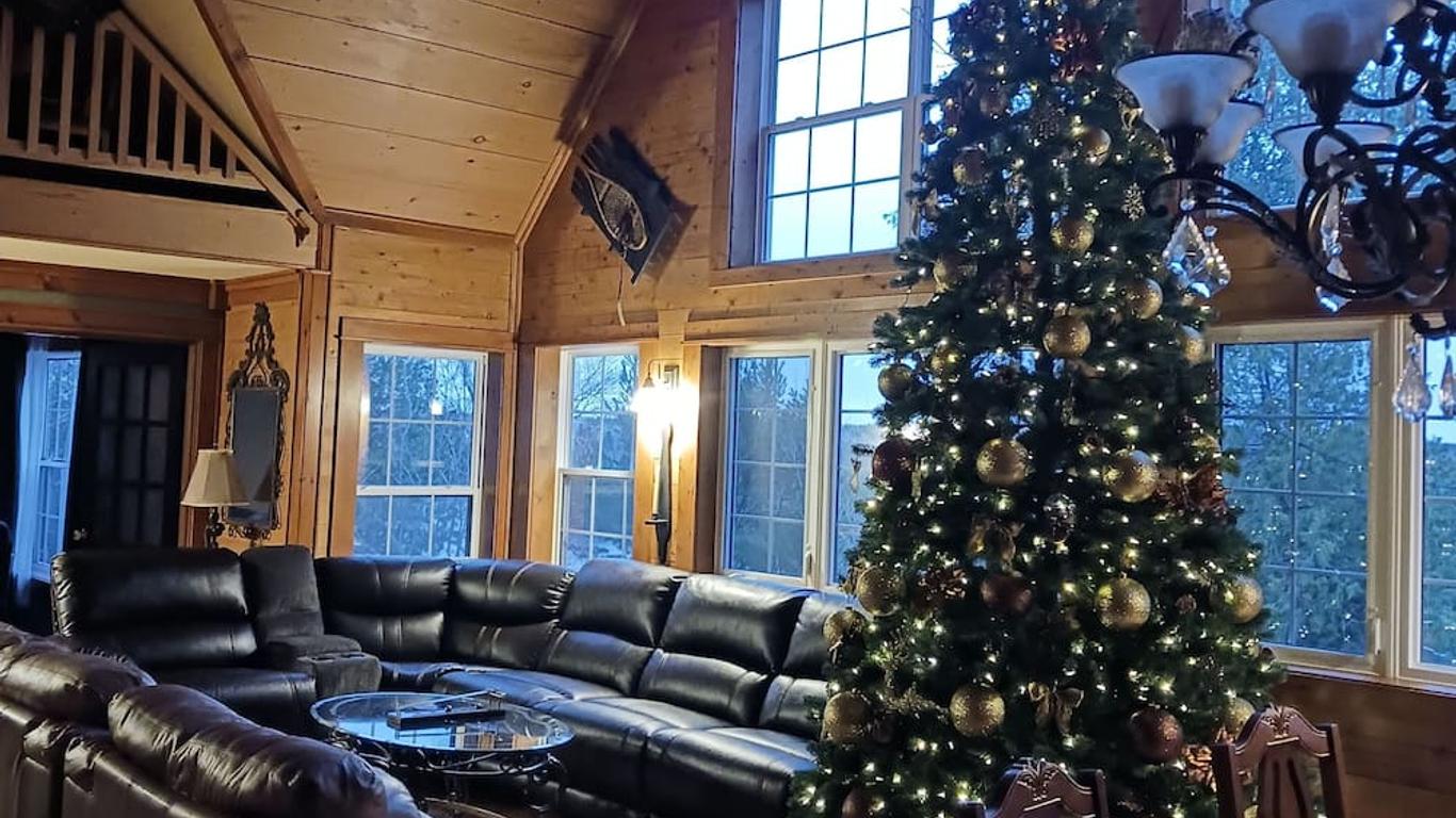 Cedar Brook Landing River Lodge - Browns Yard