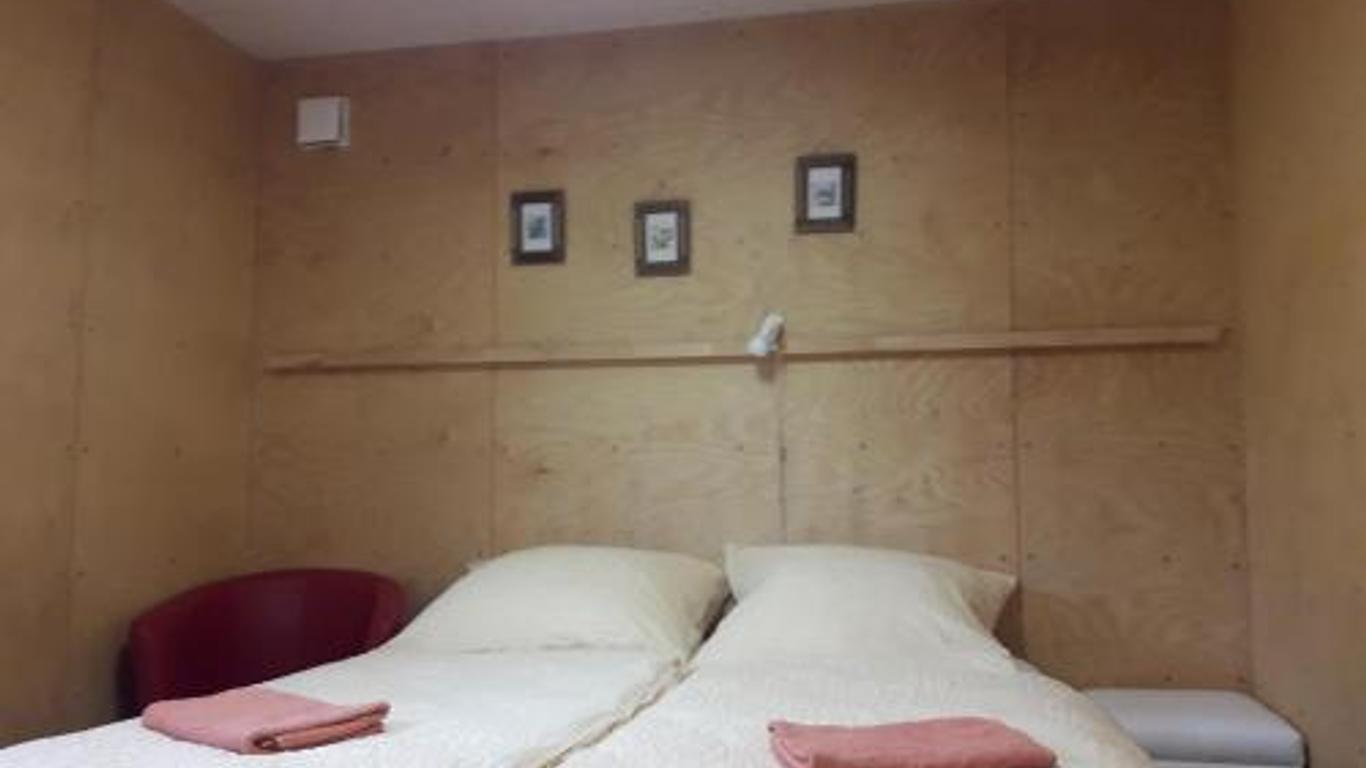 Lahemaa Kohvikann B & B, Caravan Park