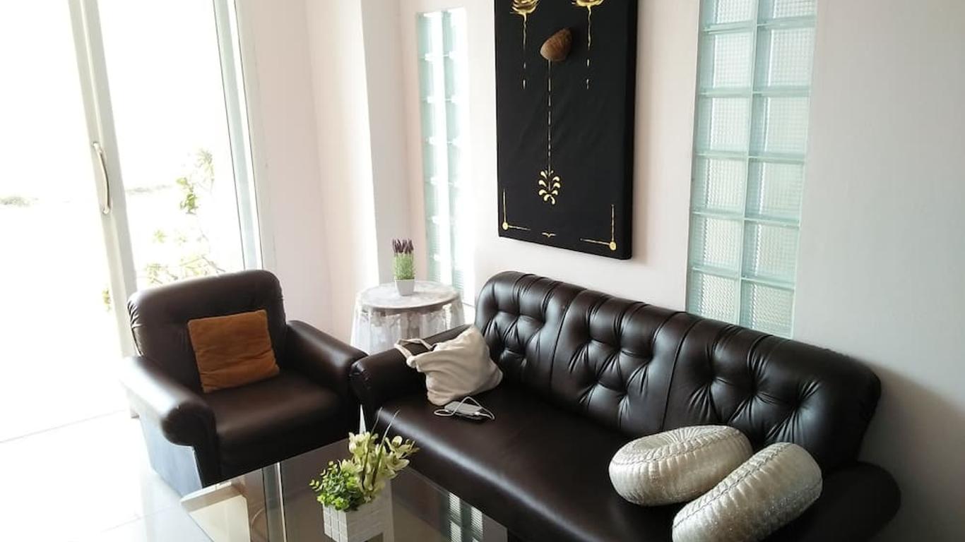 Wattanakham Serviced Apartment