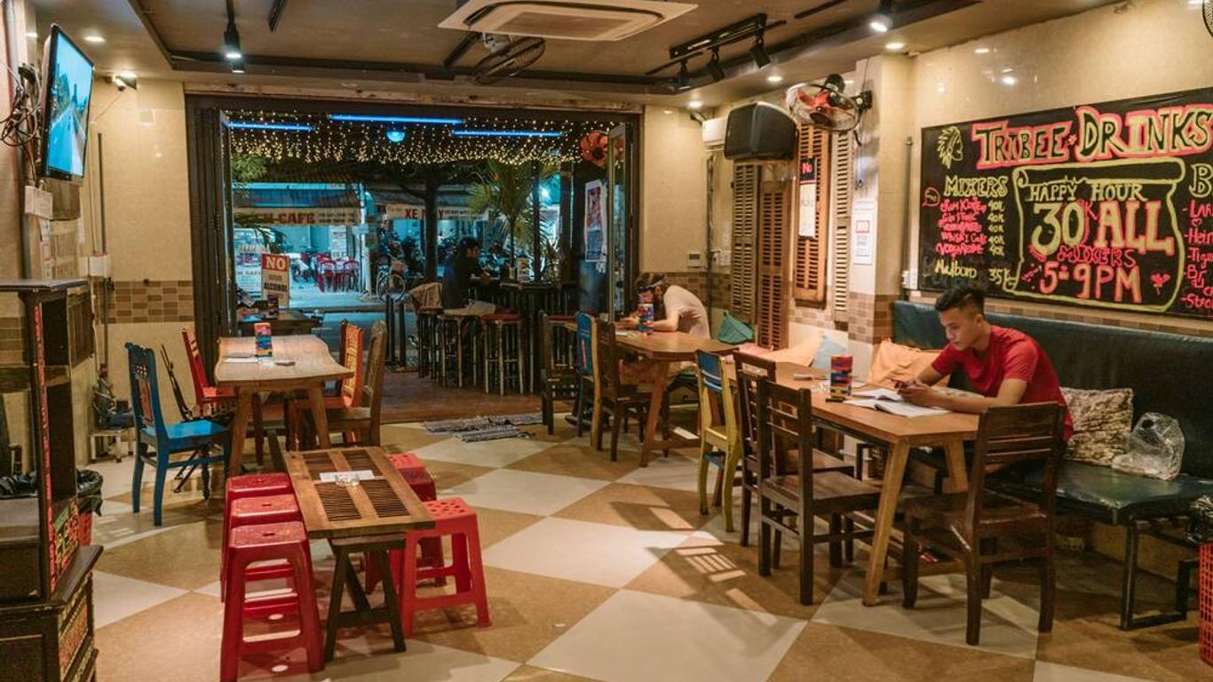 Tribee Kinh Hostel & Bar