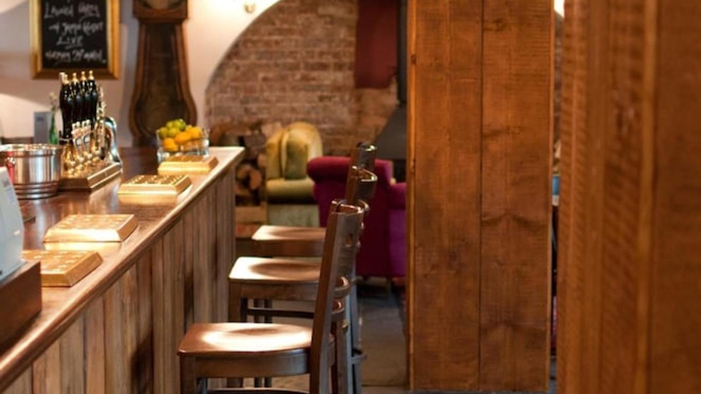 Oak Inn