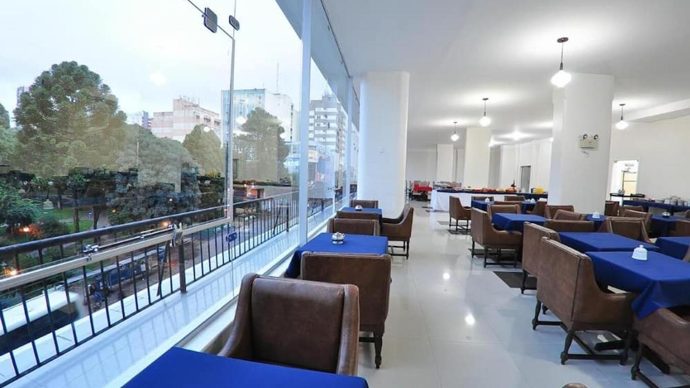Turis Hotel