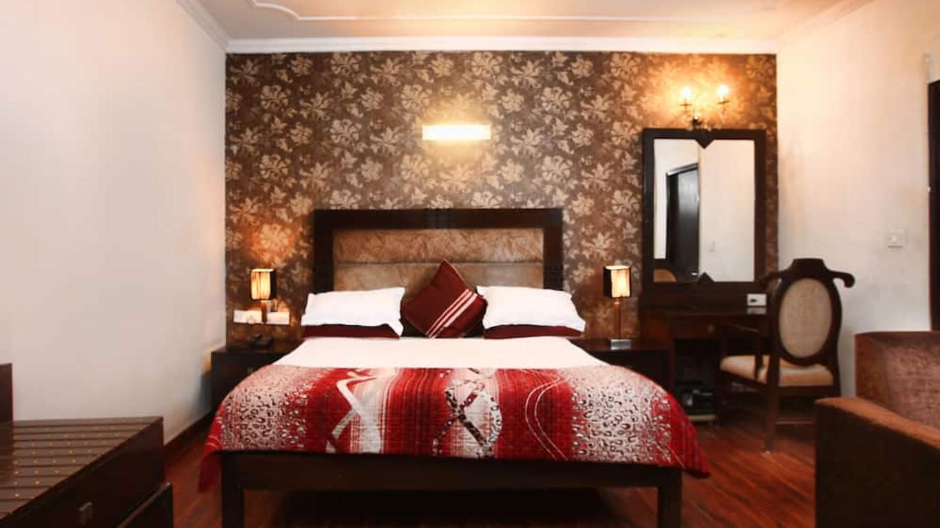OYO 358 Hotel Golden Leaf