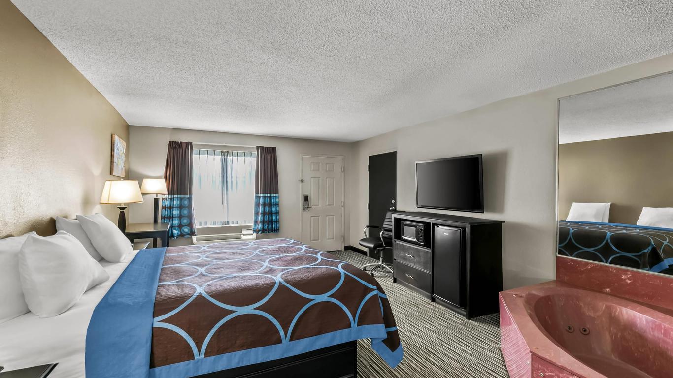 Super 8 by Wyndham Elberton