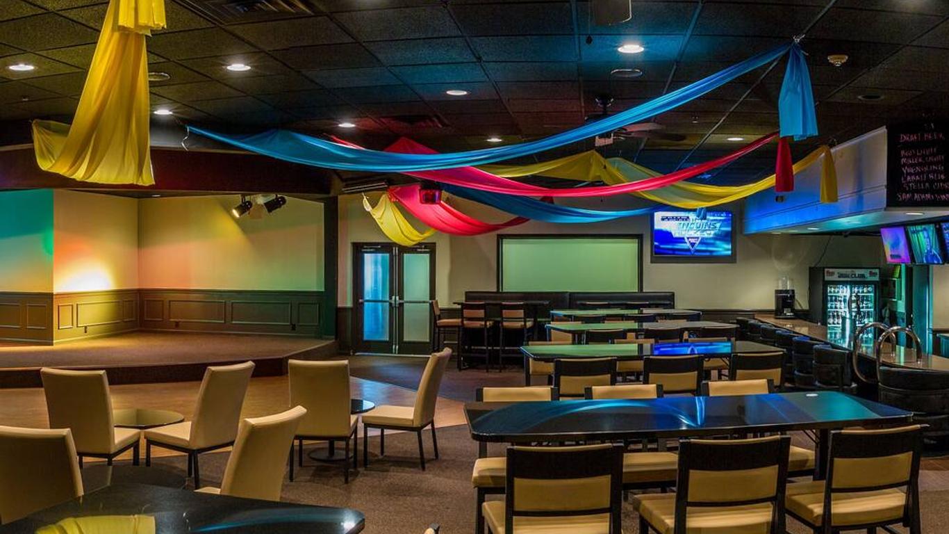 Park Inn By Radisson Sharon