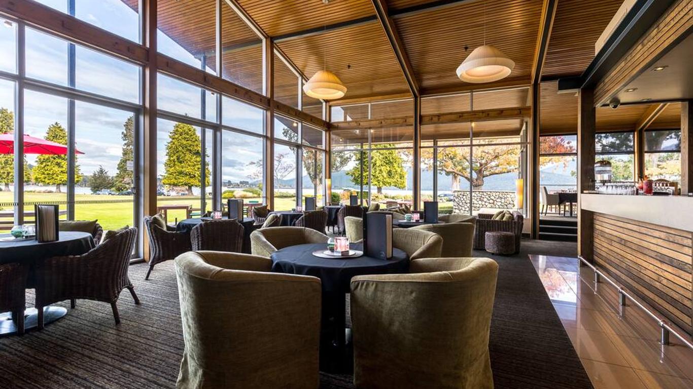 Distinction Te Anau Hotel & Villas