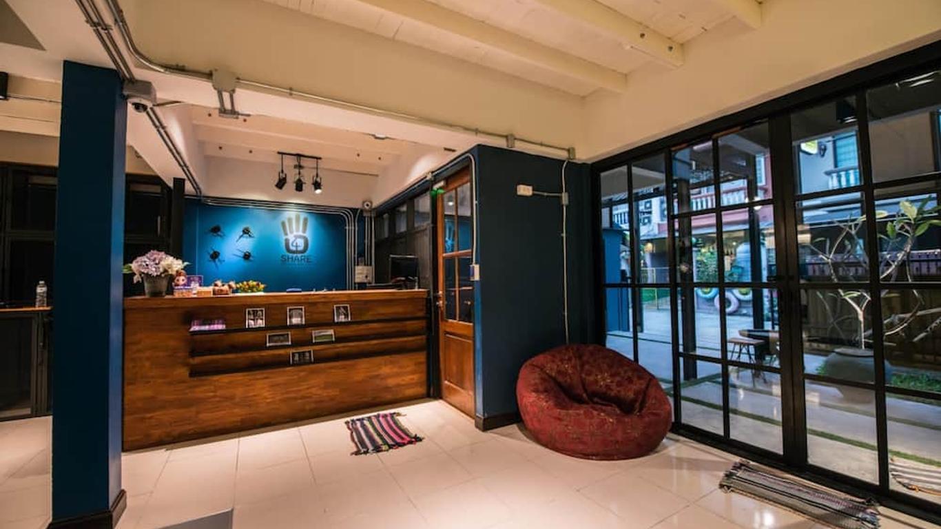4Share Hostel - Adults Only