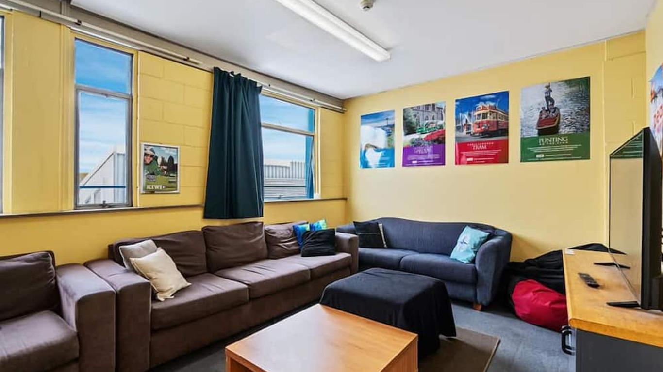 Point Break Backpackers & Cafe