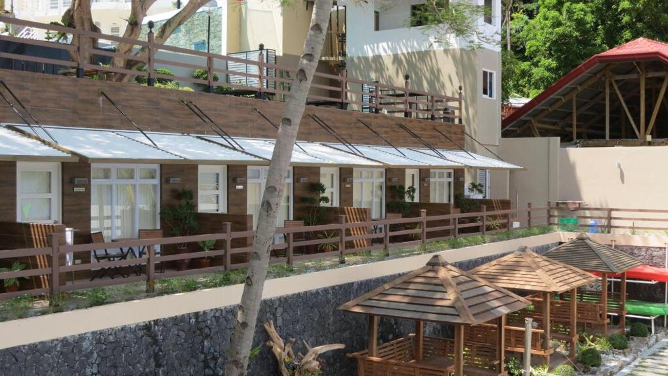 Anilao Awari Bay Resort