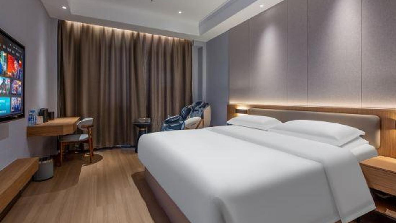 Triumph International Hotel (Chenjiang South Railway Station)