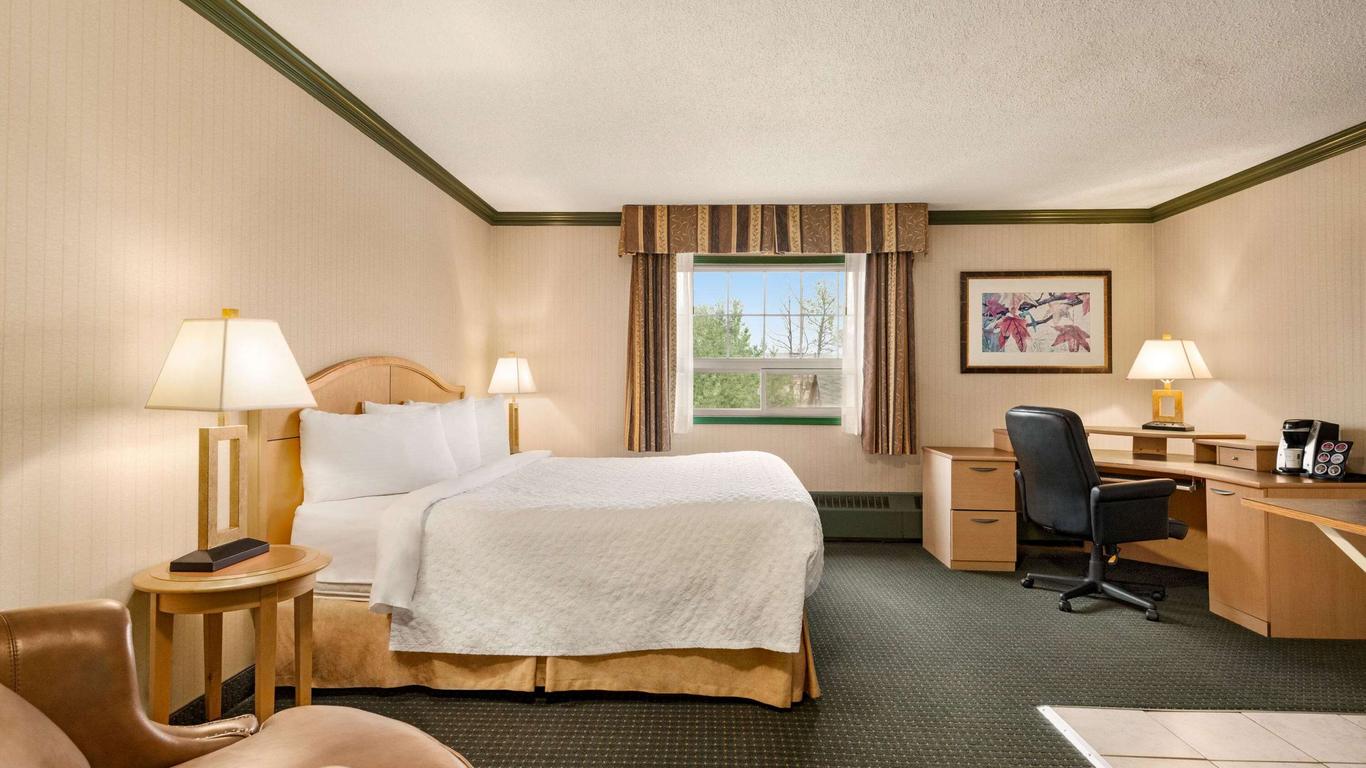Travelodge by Wyndham Dawson Creek