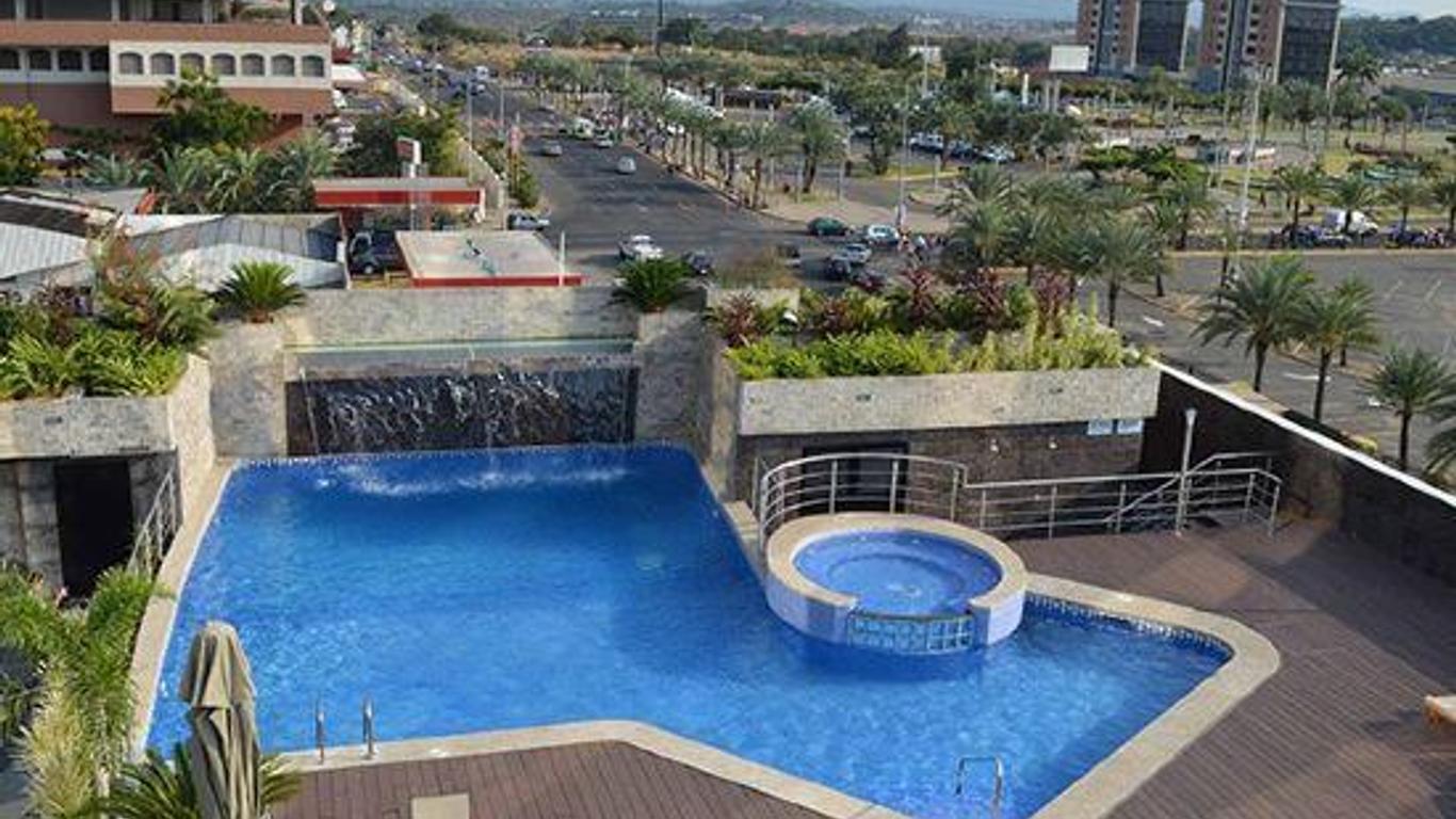 Hotel Eco Premium Plaza Meru