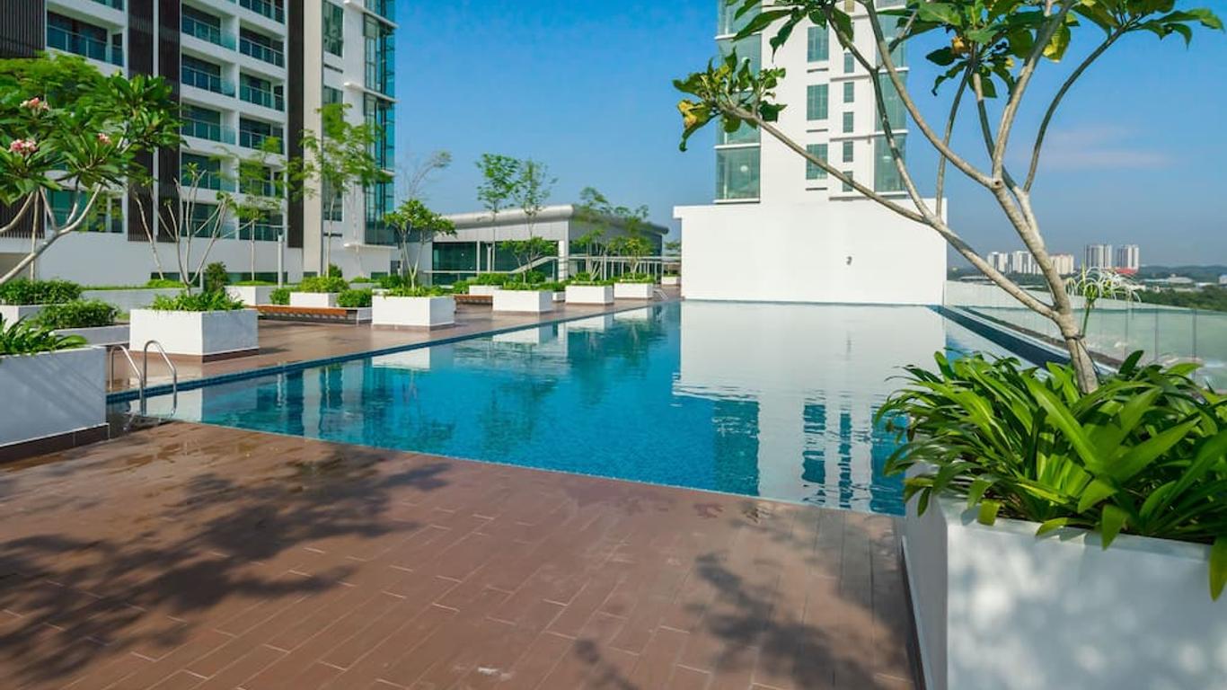 Comfort Zone Premium Guesthouse @ Evo Bangi