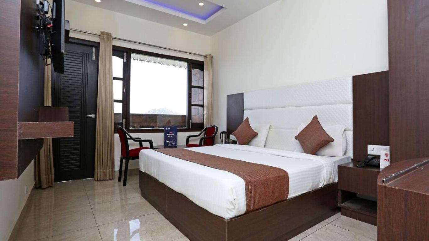 Oyo 13243 Hotel City Castle