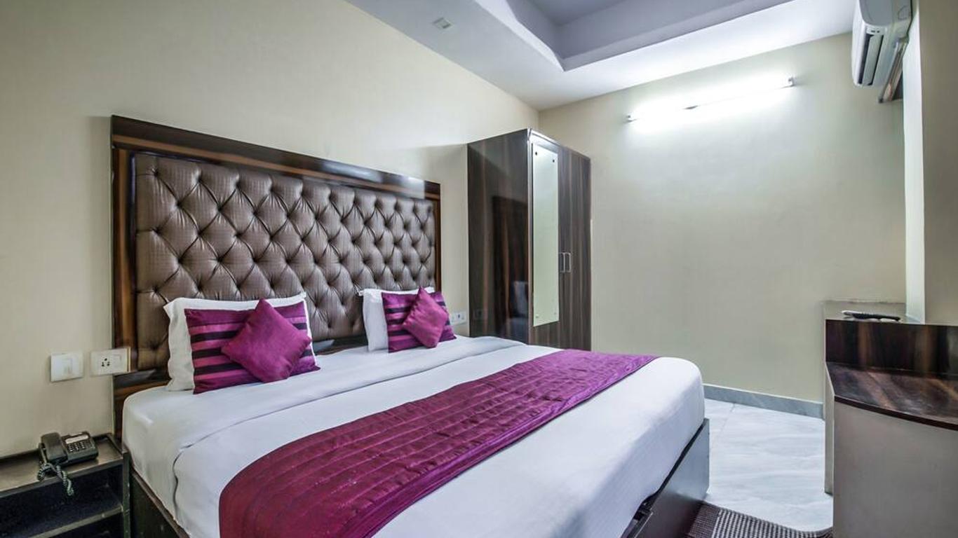 OYO 2807 Hotel Crosswinds Residency