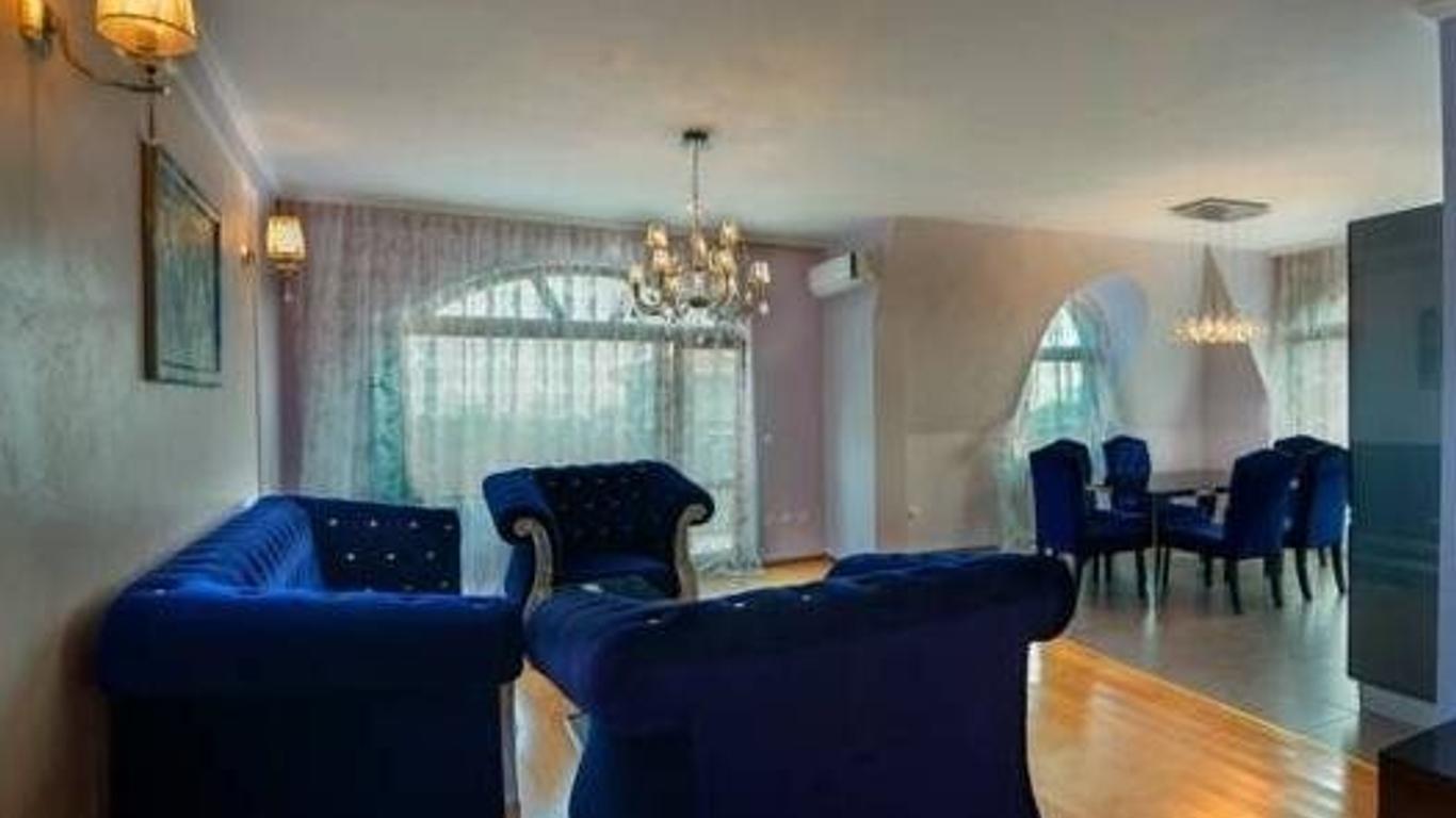 Purple Star Apartments