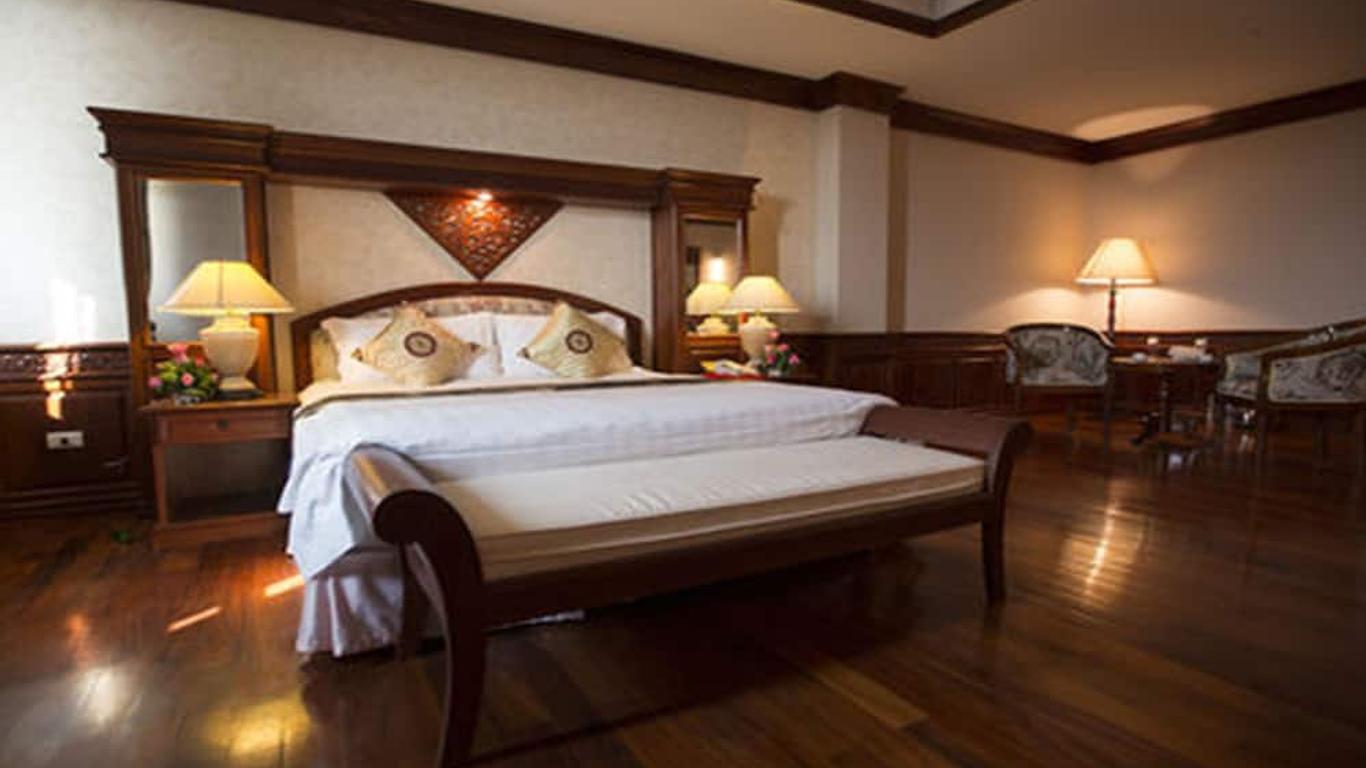 Angkham Hotel