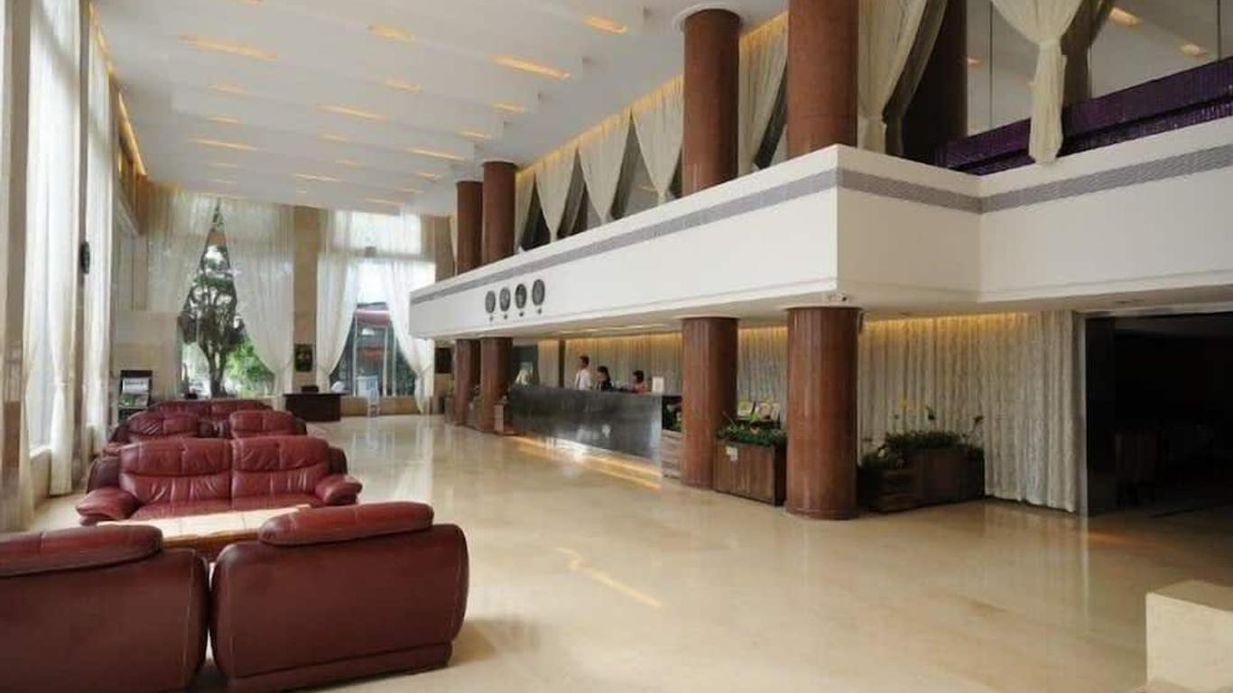 Renhe Good East Hotel