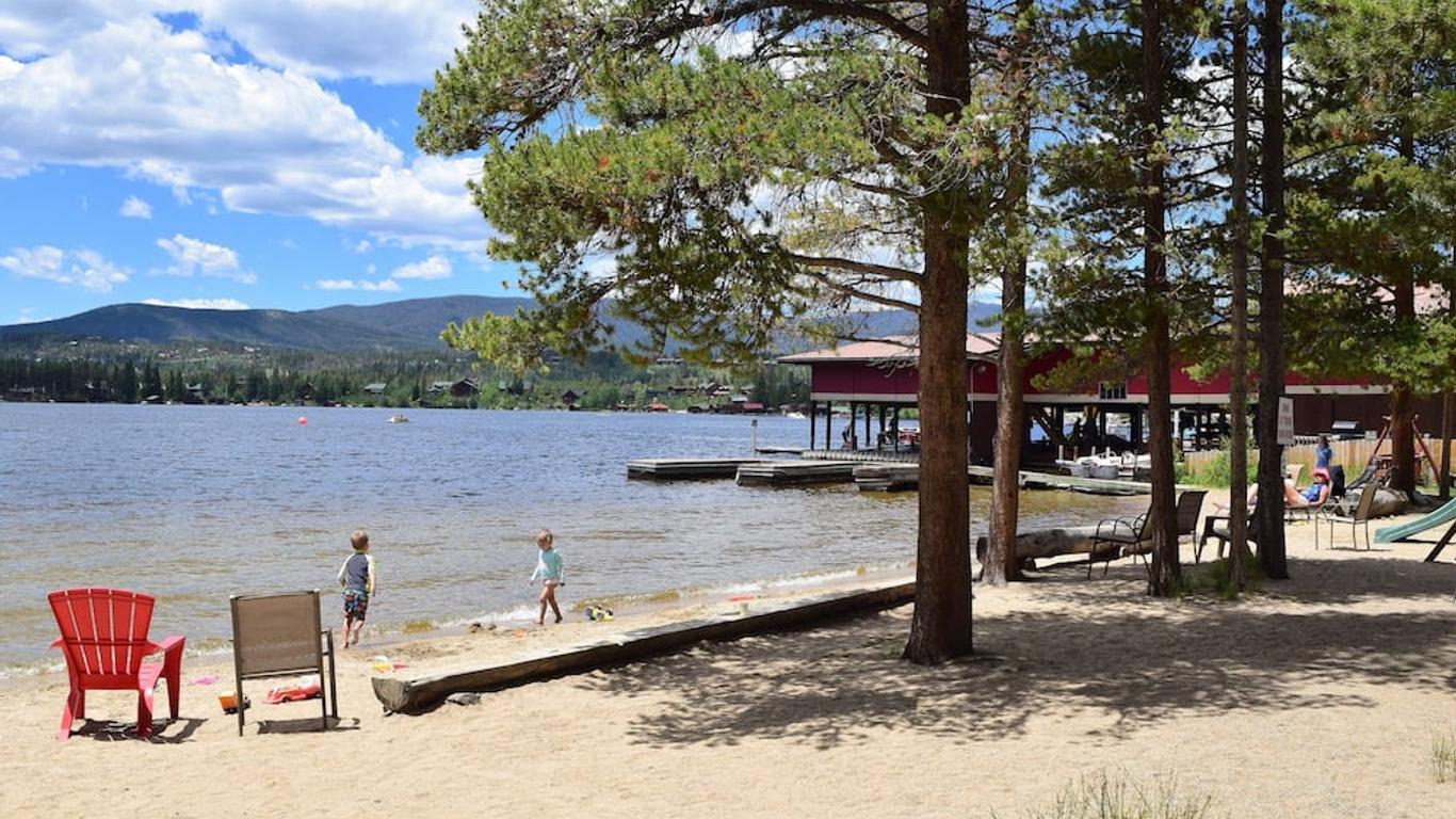Lemmon Lodge: Cozy Cabin With Private Beach And Lake Access