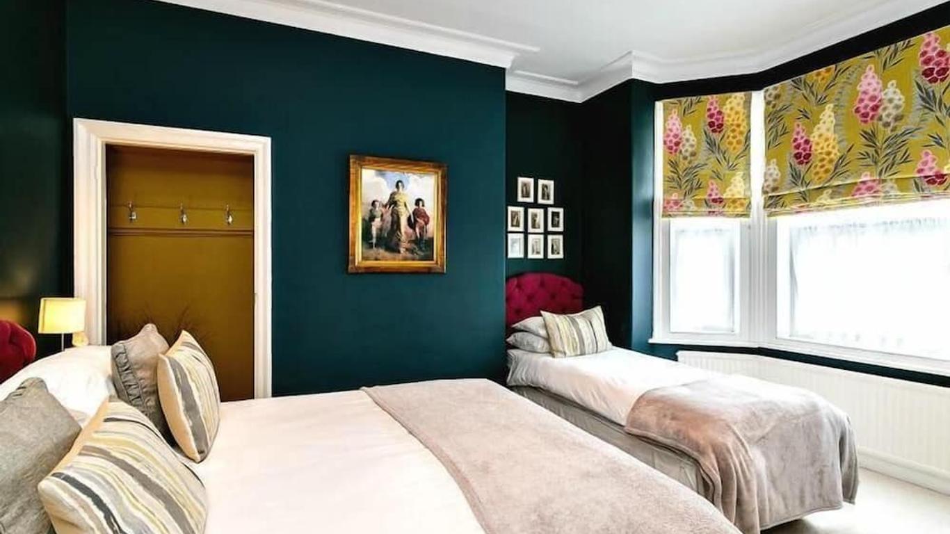 Holmlea Guest House
